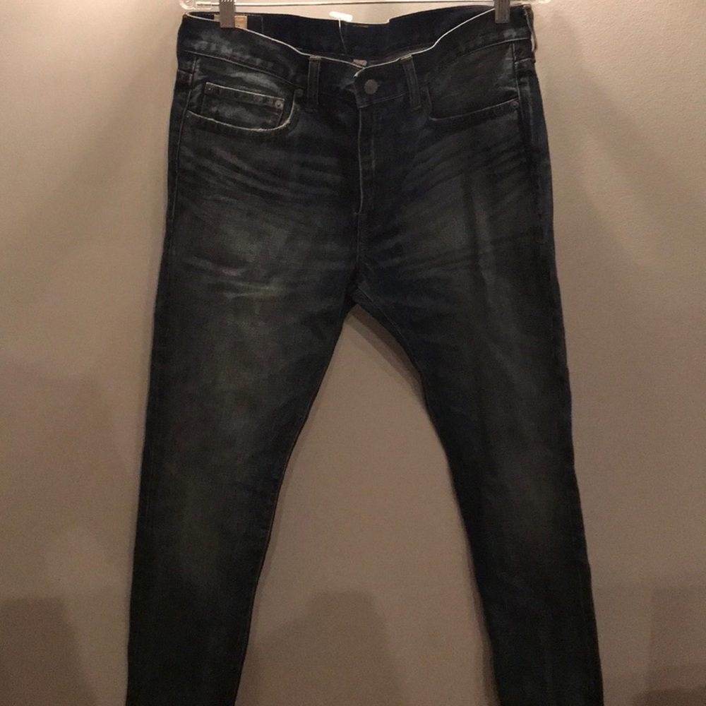 Men’s J Crew medium wash jeans